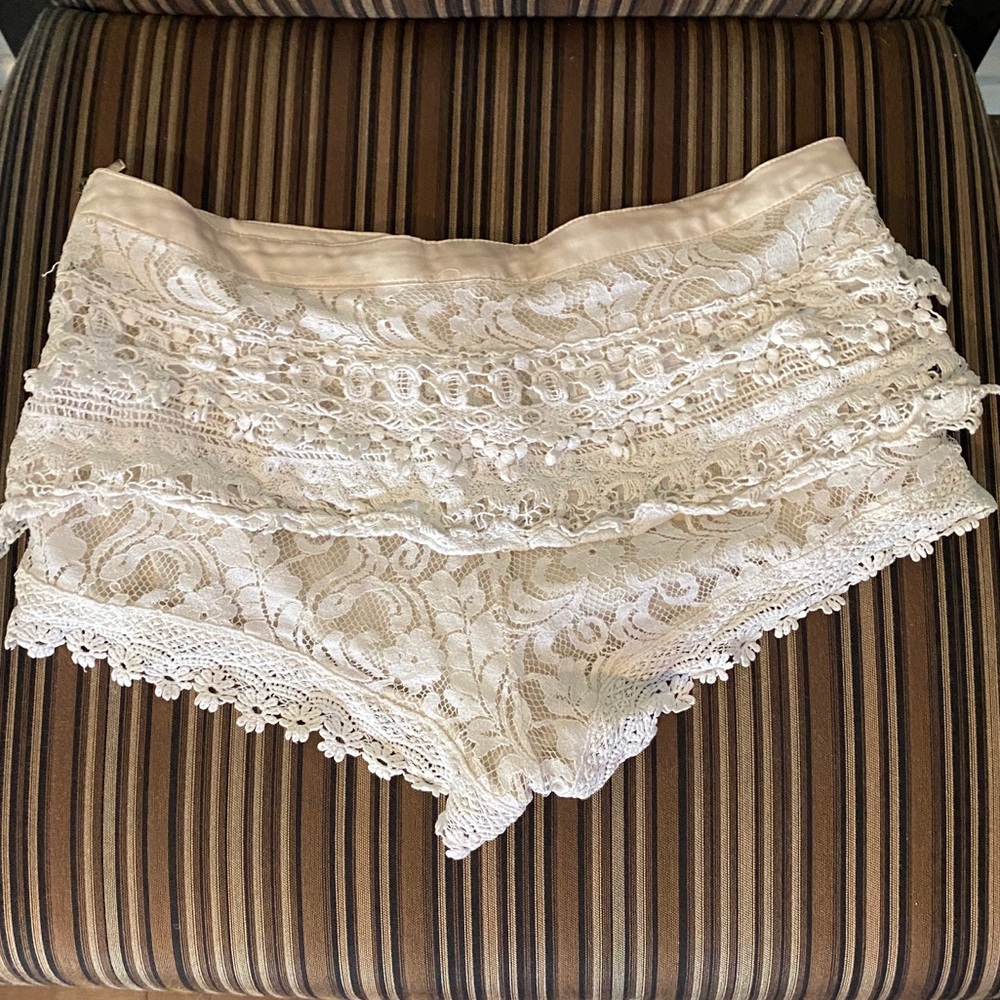 Sans Souci Lace Shorts